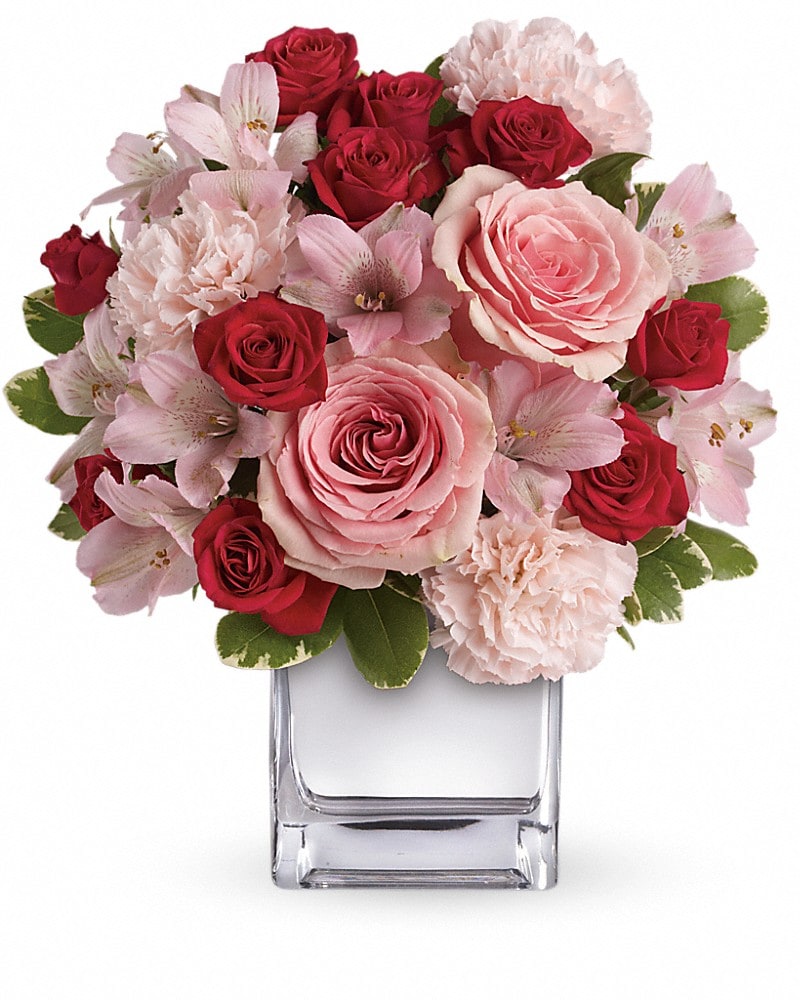 Teleflora's Love That Pink Bouquet With Roses